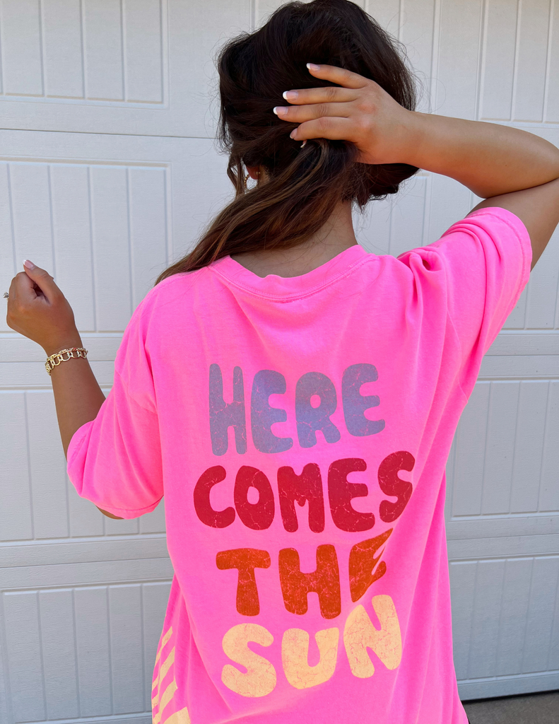 HERE COMES THE SUN OVERSIZED TEE