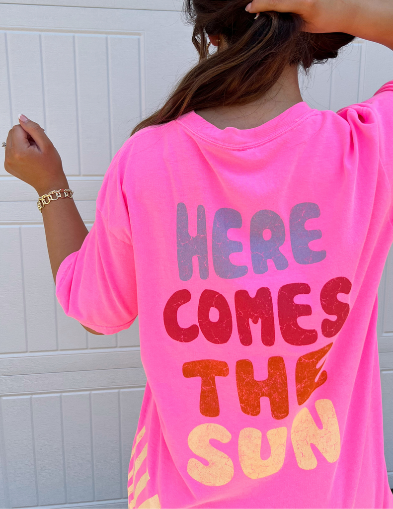 HERE COMES THE SUN OVERSIZED TEE